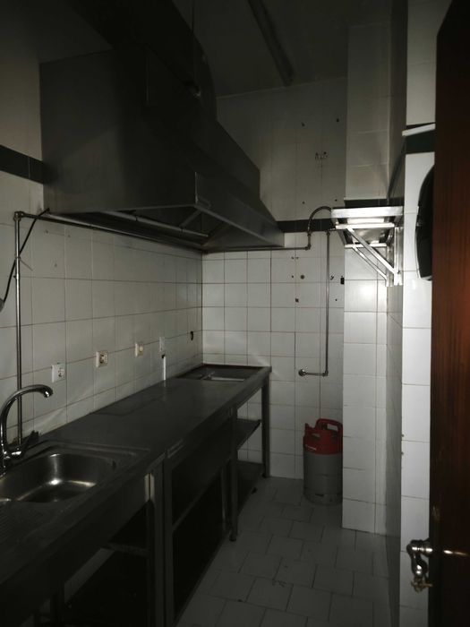 Loja/armazém para arrendamento em Canidelo