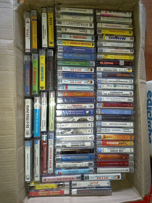 Lote de DVDs, CDs, cassetes e VHS – venda conjunta ou individual
Coleç