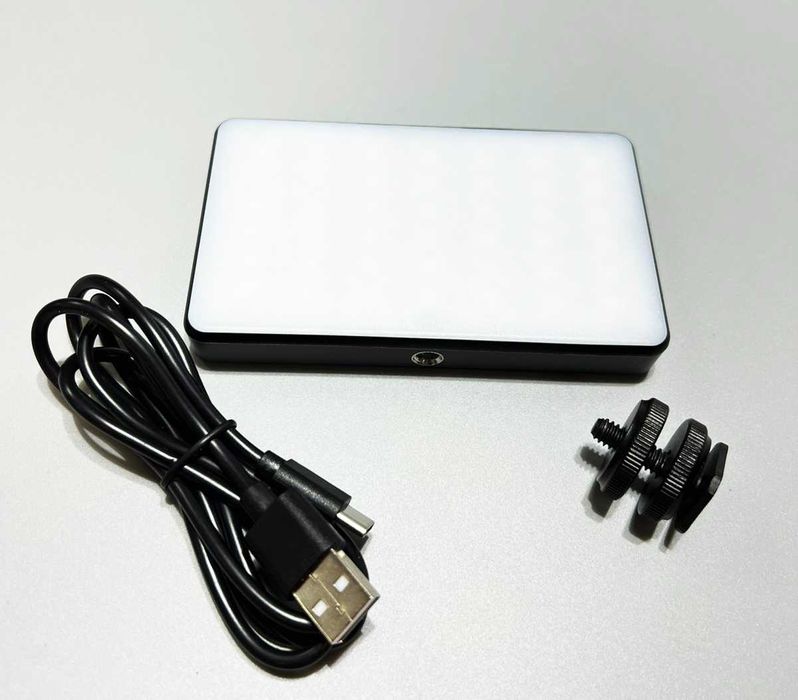 Накамерный RGB видеосвет 140 LED на аккумуляторе с дисплеем Luxceo