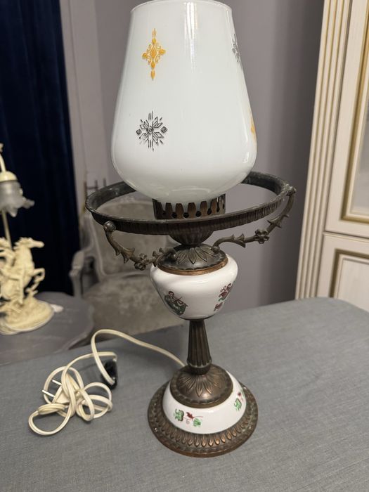 Лампа настольная