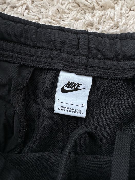 Штани Nike.