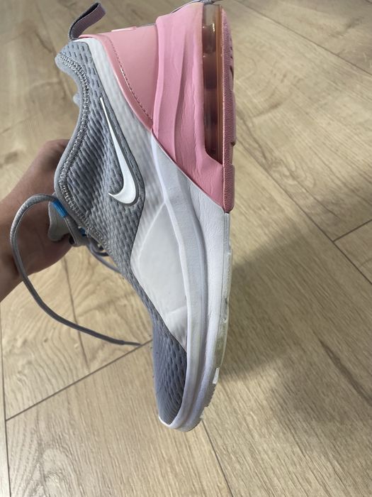 Кросівки жіночі Nike
