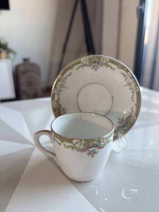 Chávena de Café Vista Alegre Antiga (1881–1921) – Marca da Cegonha