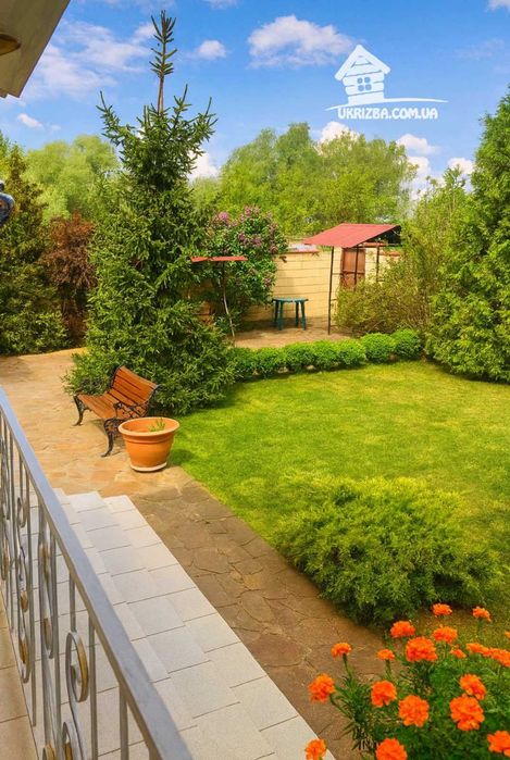 Київ. Будинок 300кв.Більярд, теніс, 5 спалень,бомбосховище. До 25 осіб