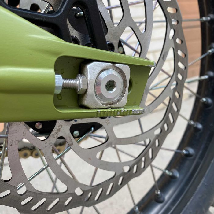 Surron Light Bee X 2025 Sage Green електробайк (пробіг 100 км)
