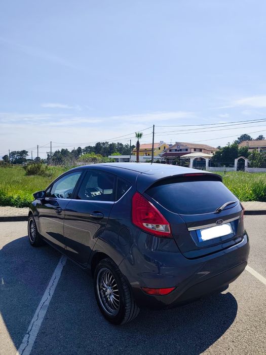 Ford Fiesta 1.4 TDCi Titanium revisão efetuada incluindo distribuição