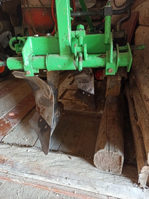 Плуг 2 корпусний