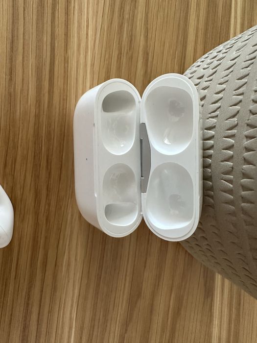 AirPods Pro 2 – Very Good Condition + Apple Warranty64550727912578123