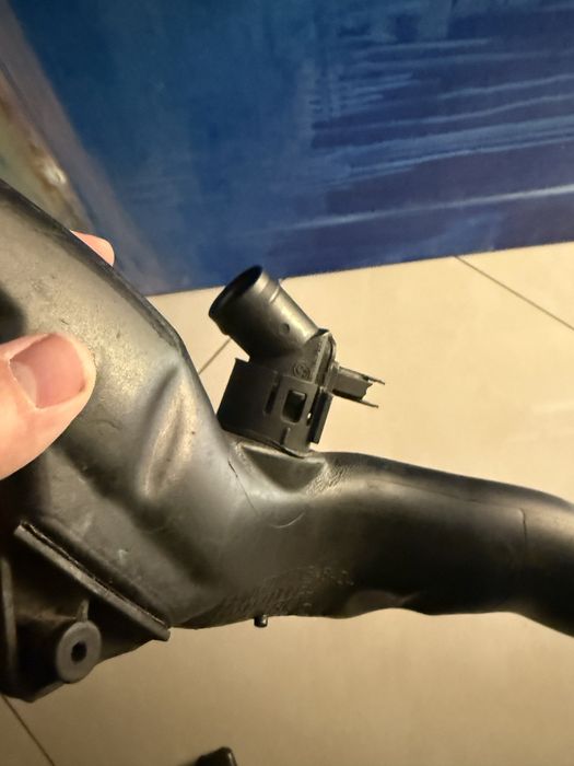 Патрубок N54 BMW 13717571348