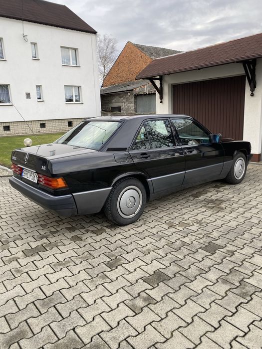 Mercedes Benz W201 190e 1.8 24 lata w jednych rekach