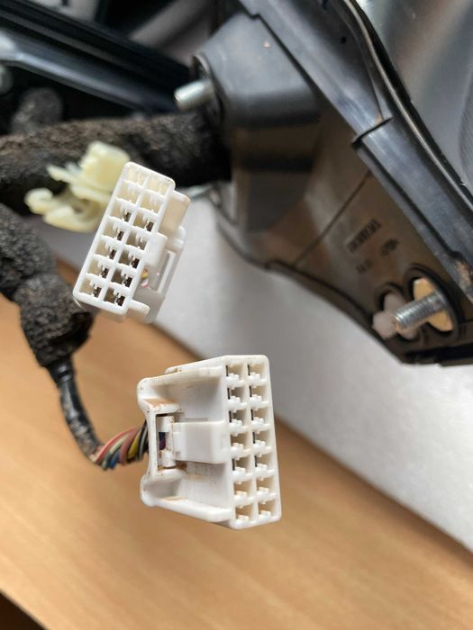 Левое, правое зеркало  Honda CR-V 2017-2024 USA (9 пинов) 76258TLAA31