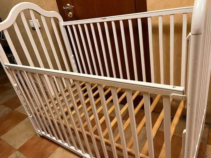 Дитяче ліжечко в гарному стані безкоштовно