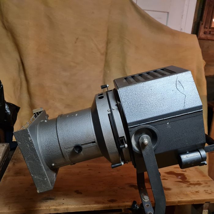 Reflektor sceniczny oświetleniowy lampa teatalna zabytek świetny stan