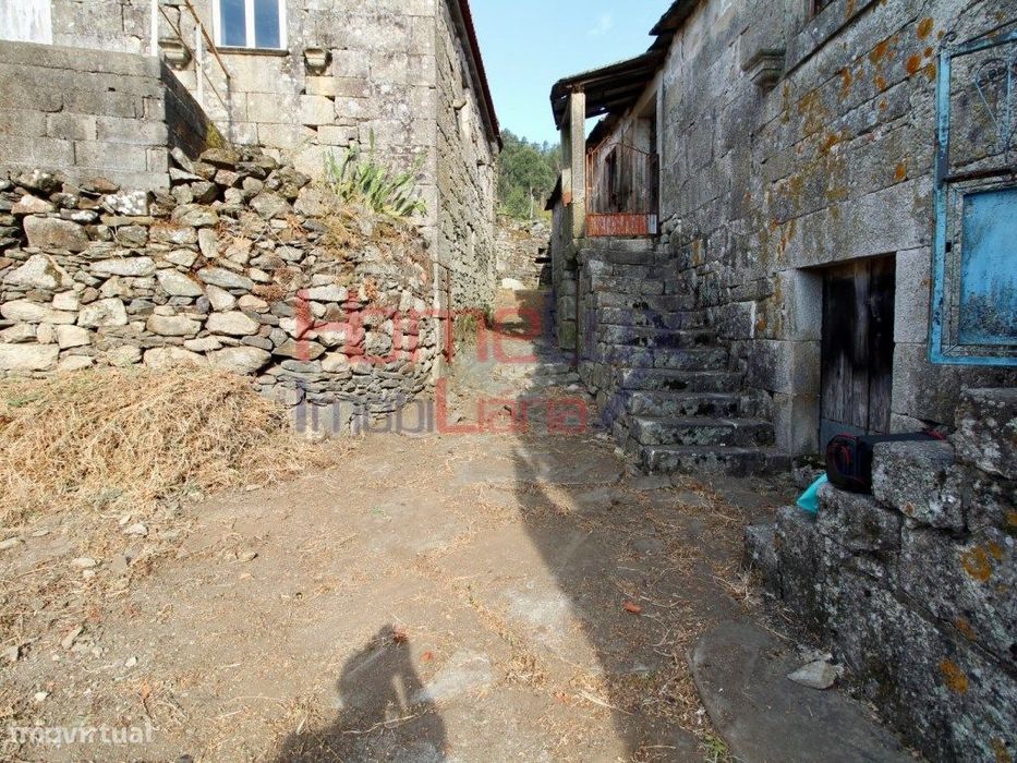 Ruína em Moimenta, Cabril