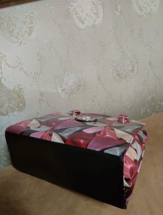 Женская сумка красивая