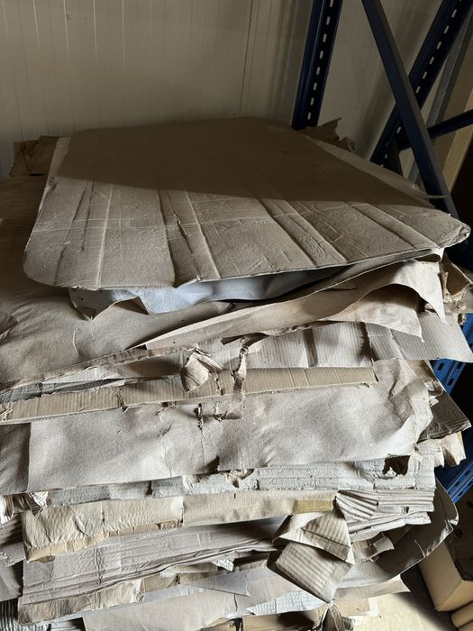 Paier przekładkowy i z krartonów