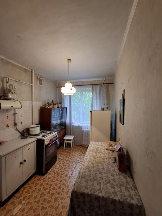 Продам, або обміняю 3х кімнатну на Чарівній,  2/9