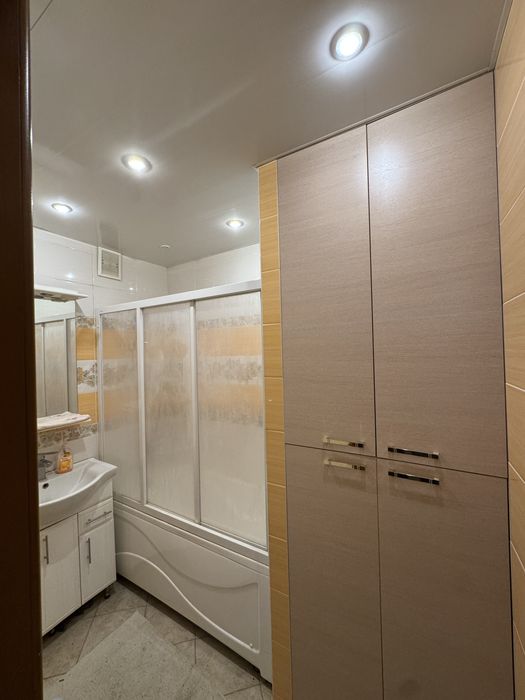 Сдам 4 ком кв  первый дом м. Салтовское 522 м-рн с ремонтом