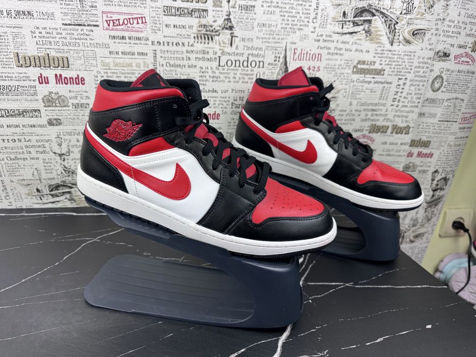 Кросівки Nike Air Jordan 1 Mid Розмір 47.5 / Взуття