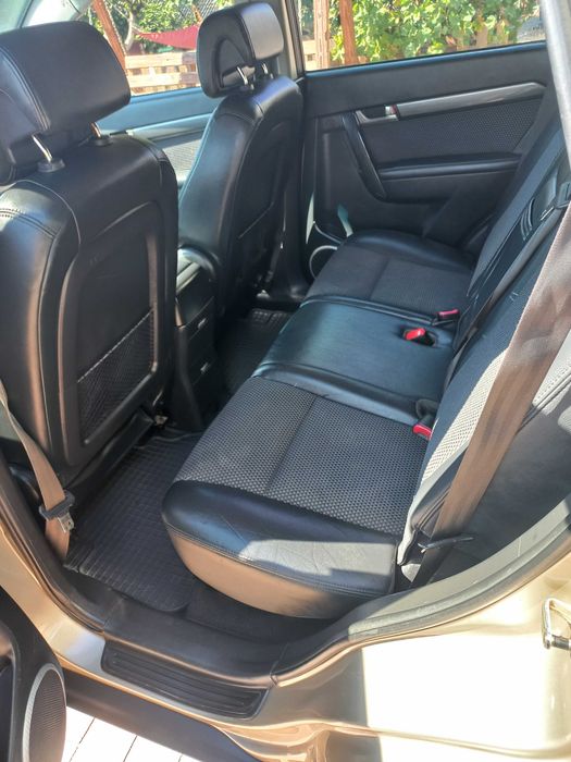 продати авто Chevrolet Captiva