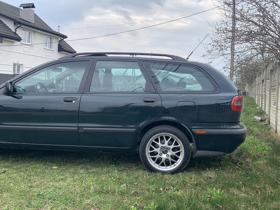 Продам volvo v40 2.0 бенз