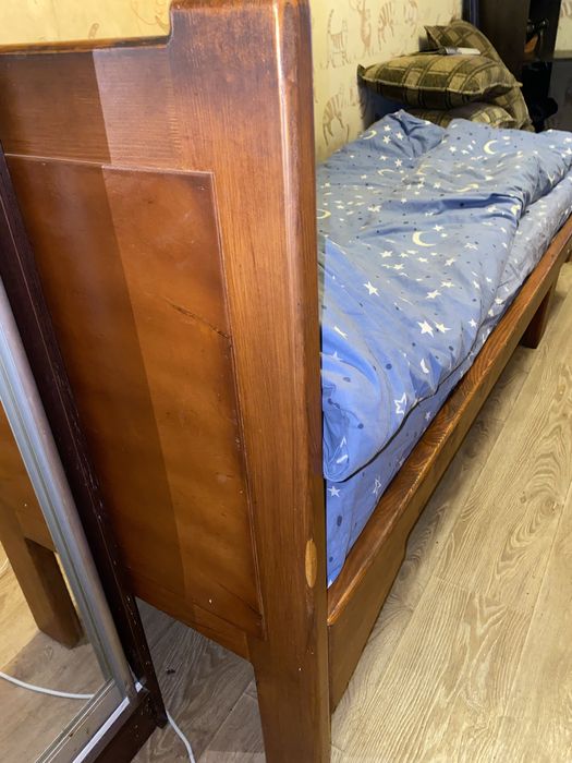 Односпальная кровать с матрасом  2 шт