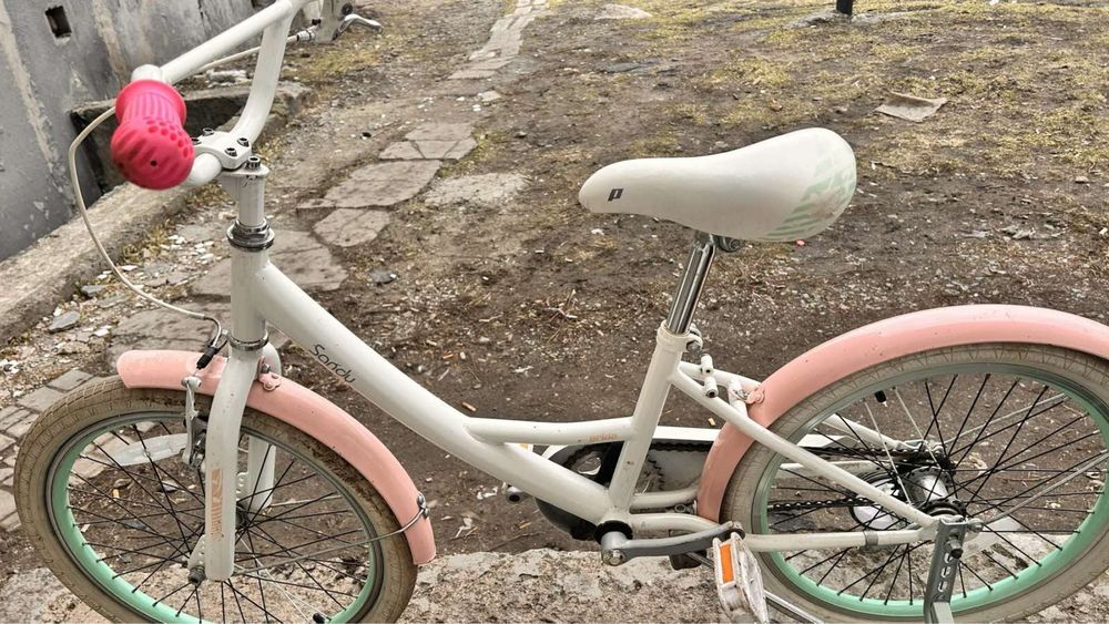 Велосипед для дівчинки білий