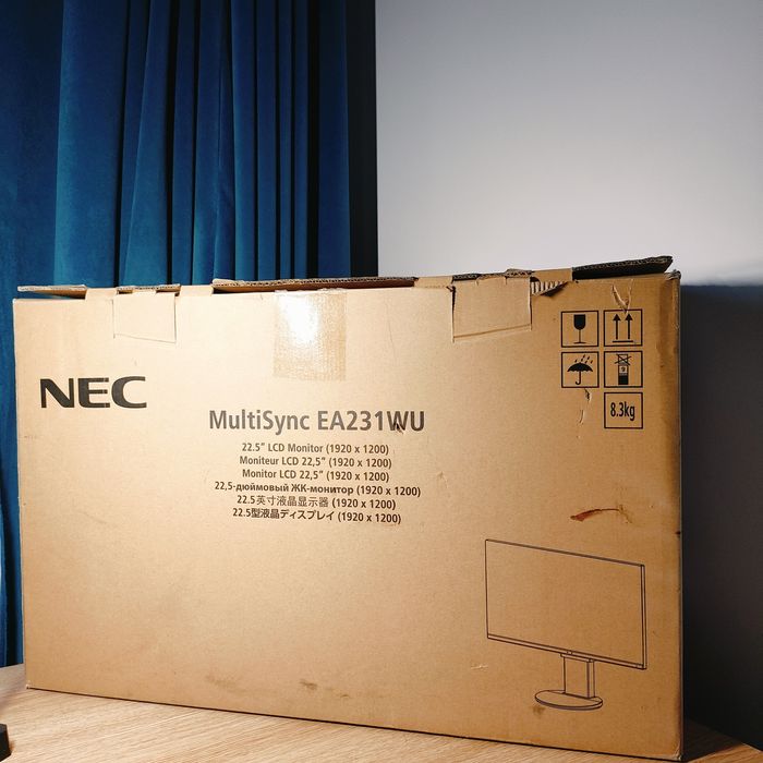 Monitor NEC 22.5"