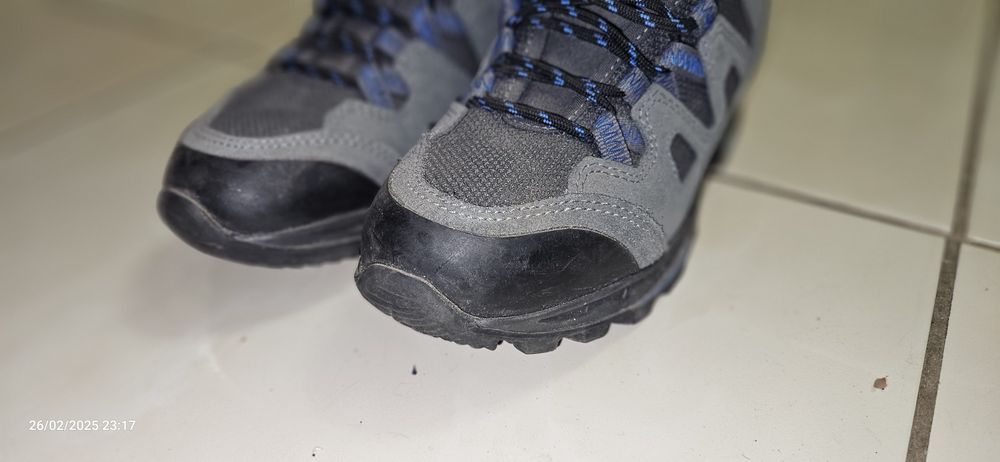 Botas de Caminhada/Montanha LOWA Khumbu II GTX (Gore-Tex / Vibram) – Tam. 38