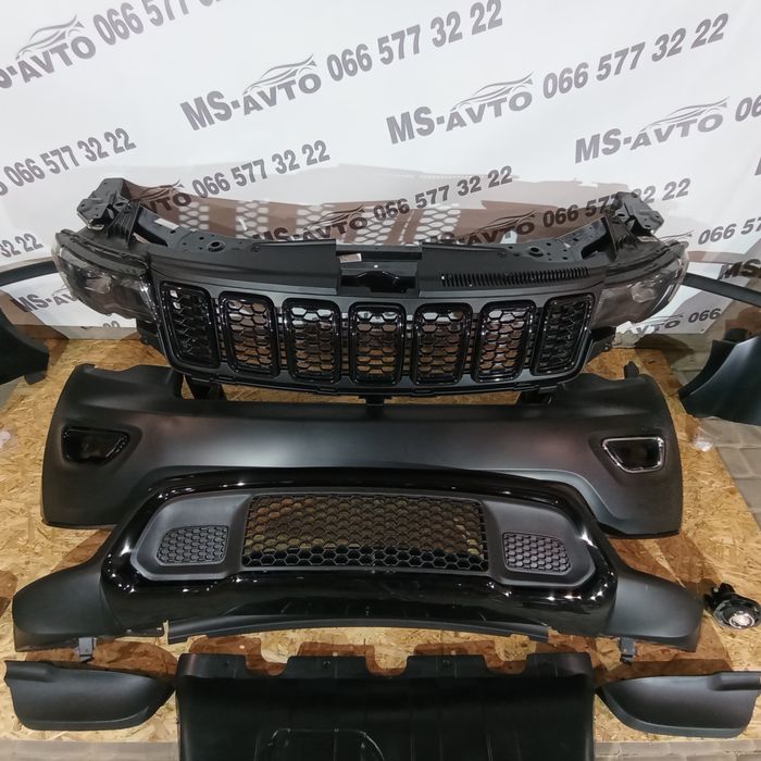 Чёрная хром решетка радиатора гриль креплени Jeep grand Cherokee 2017+