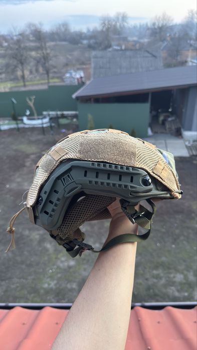 КОМПЛЕКТ Новий шолом каска для активного відпочинку