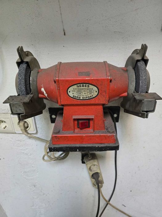 Esmeriladora dupla de Bancada