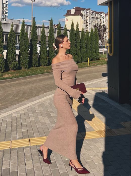 Трикотажна сукня максі PrettyLittleThing