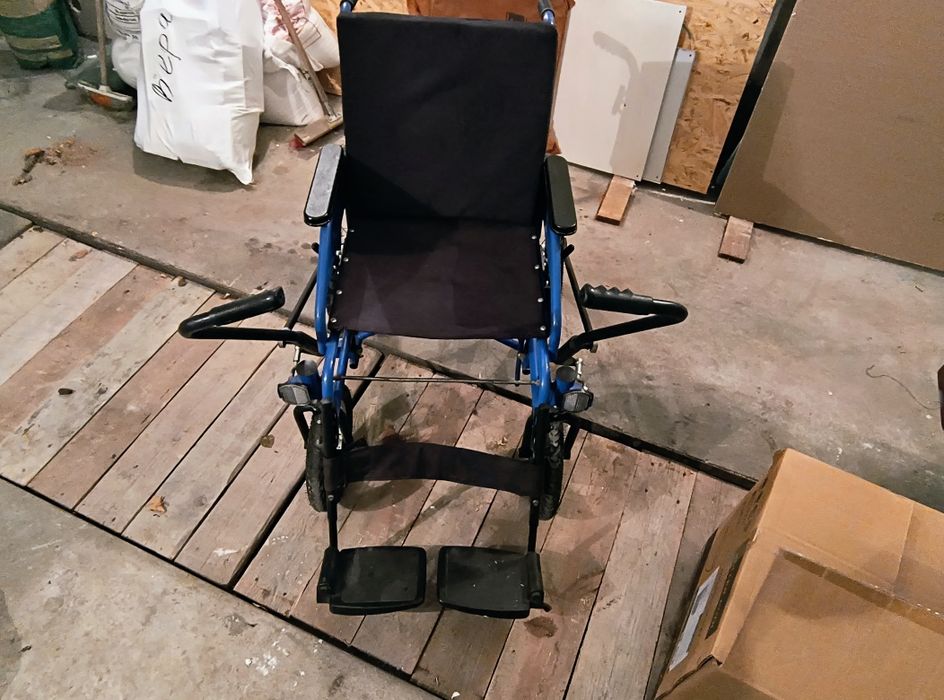 Инвалидное кресло с ручным приводом