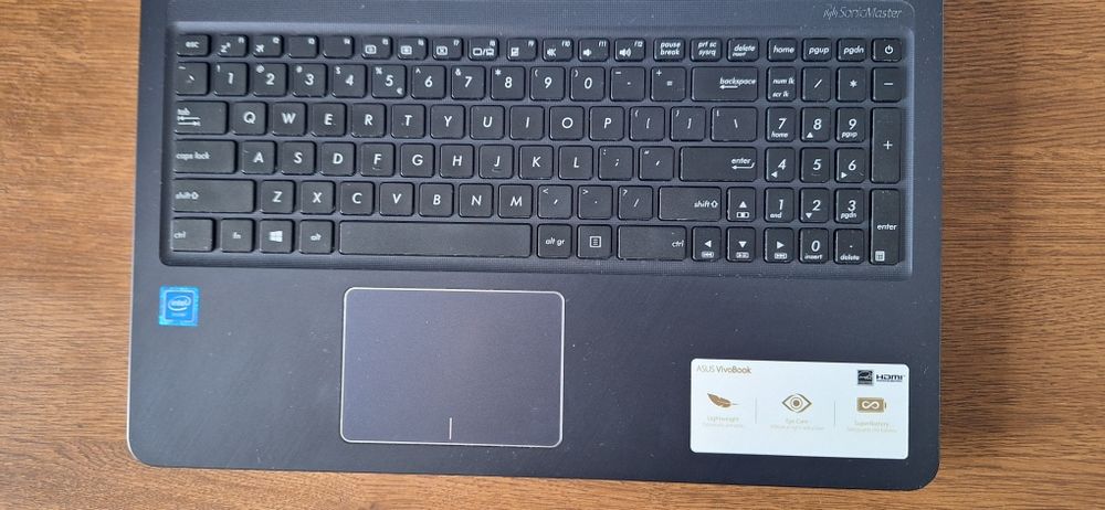 Laptop Asus Vivobook Intel/4GB RAM/256 SSD/WIN 11