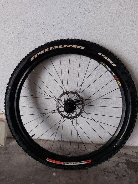 Duas rodas de Mountain Bike