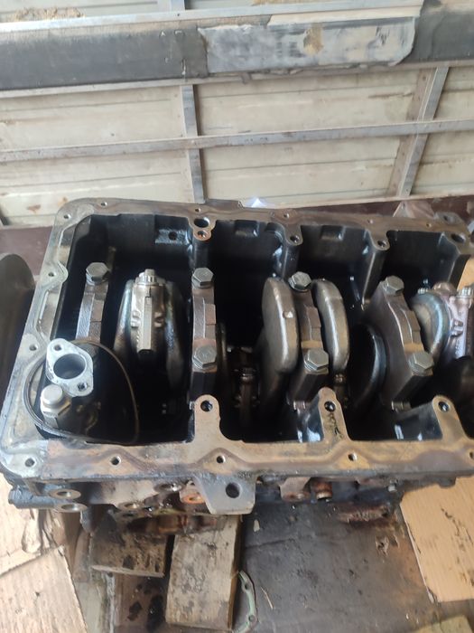 Продам блок в зборі на атего 4.3