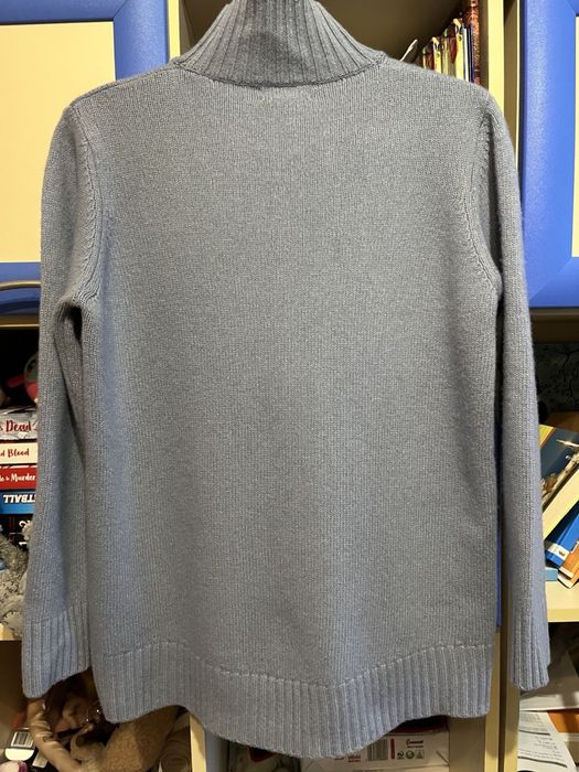 Блакитний светр Benedetta B