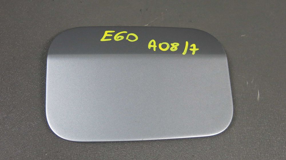 BMW E60 Klapka wlewu paliwa Silbergrau A08/7