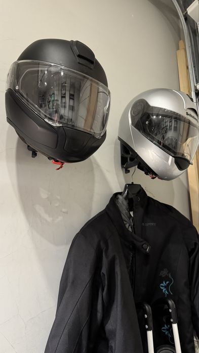 Suporte para Capacete e Casaco de Mota