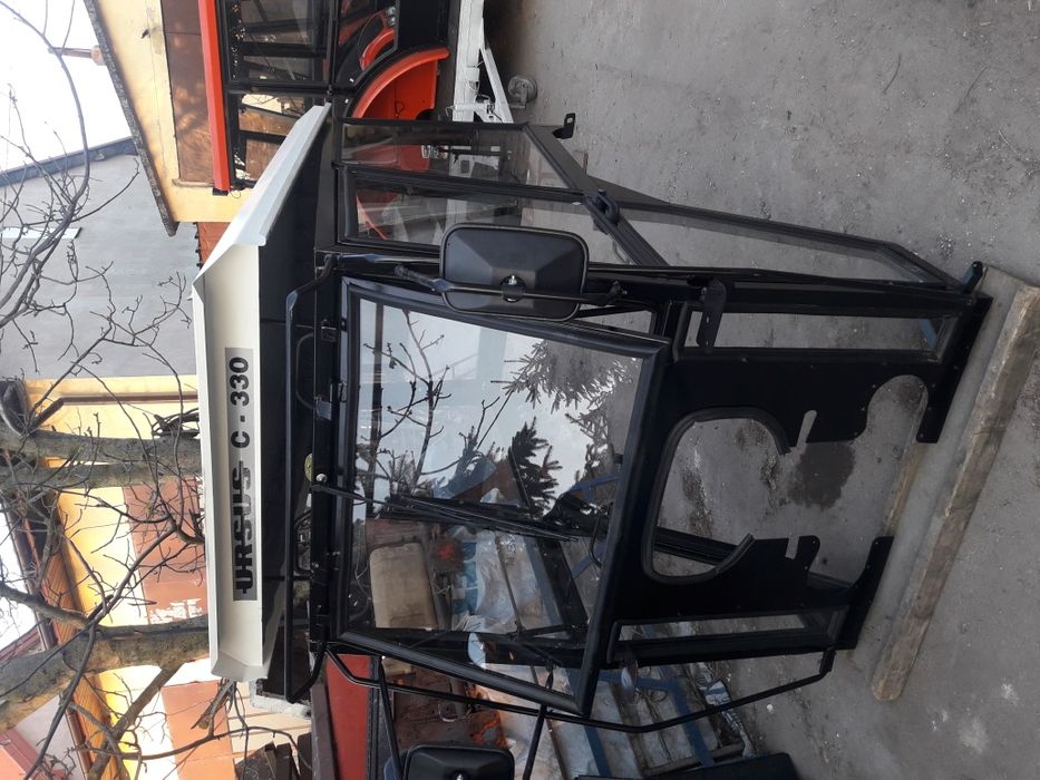 Kabina kabiny Ursus C-330 bez błotników tur standardowe sadownicze
