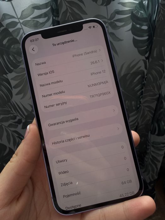 Zadbany IPhone 12