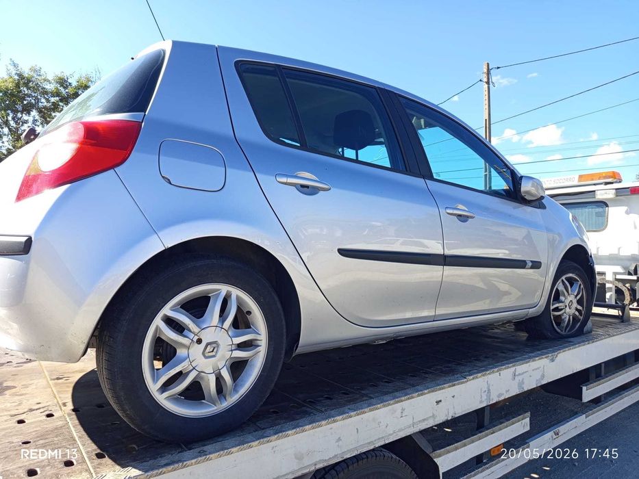 Para peças Renault Clio III 1.2 16V ano 2007