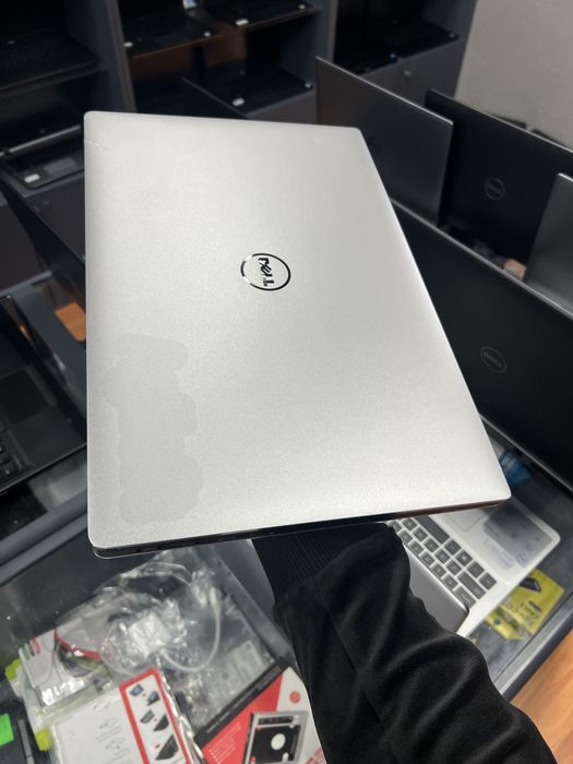 Тонкий современный ноутбук Dell бизнес класс
