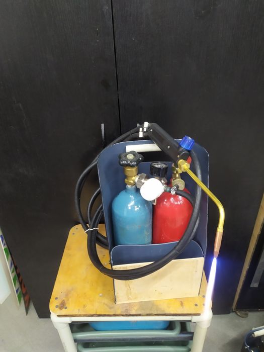 Газосварочный пост для пайки твёрдыми припоеми по меди ,латуни железу