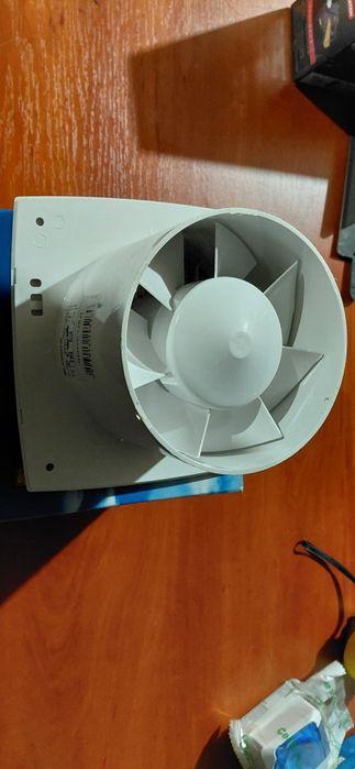 Продам витяжку 125