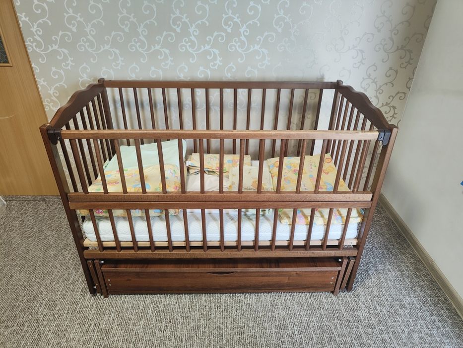 Ліжечко дитяче маятник