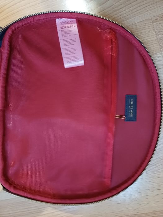 Podrozny kuferek  na kosmetyki