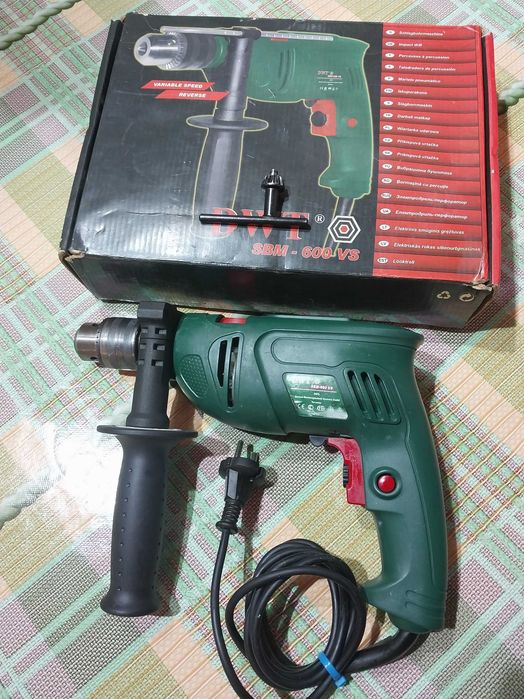 дрель ударная DWT SBM-600VS