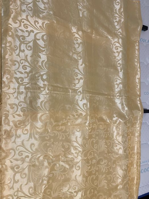 Toalha de mesa impermeável NOVA dourada